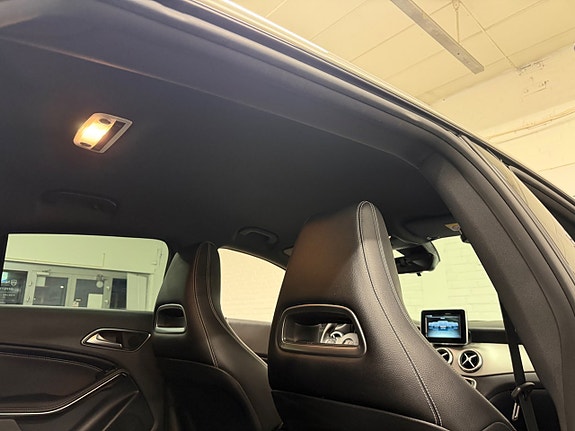 Mercedes-Benz CLA200 12 of 16