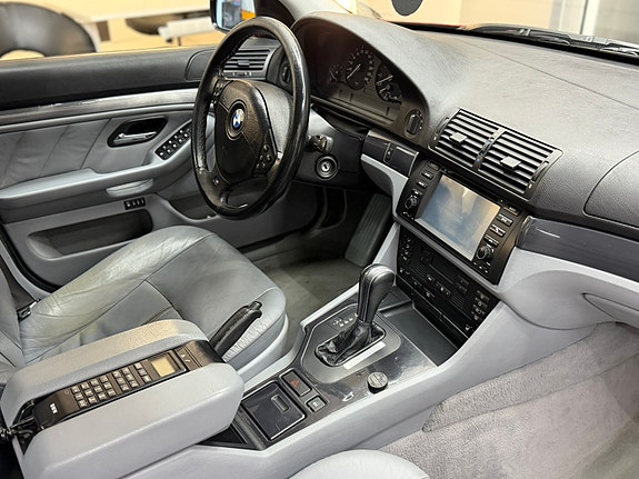 BMW 540i 11 of 12