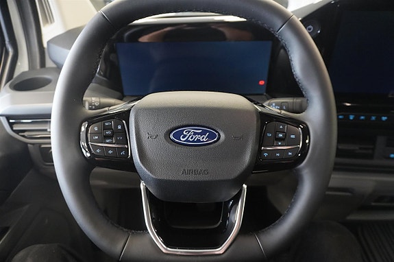 Ford Transit Custom 11 of 19