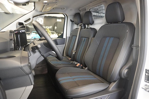 Ford Transit Custom 8 of 19