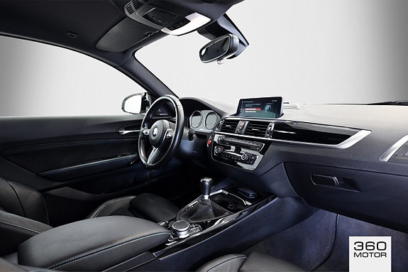 BMW M2 10 of 11