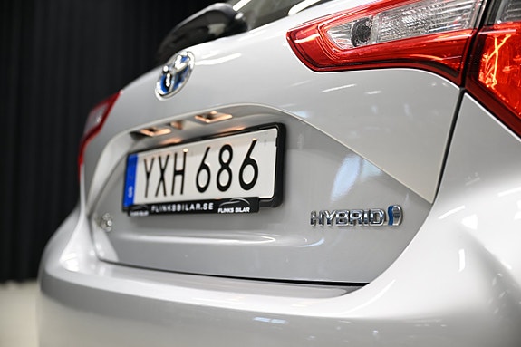 Toyota Yaris 11 of 30