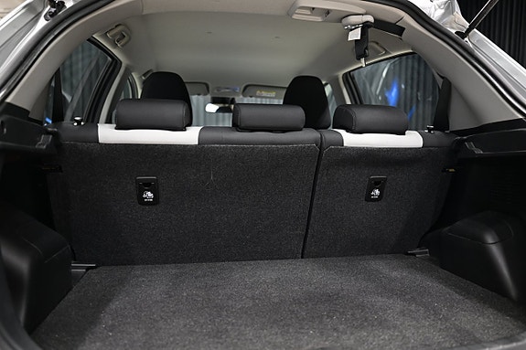 Toyota Yaris 14 of 30
