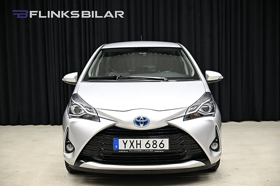Toyota Yaris 6 of 30