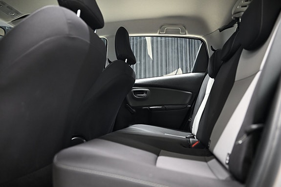 Toyota Yaris 15 of 30