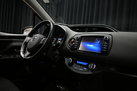 Toyota Yaris 27 of 30