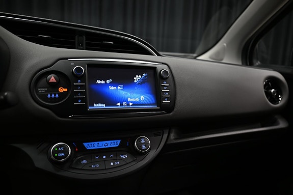Toyota Yaris 21 of 30