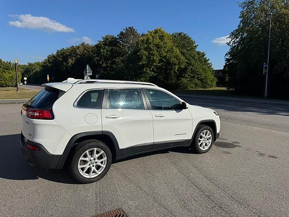 Jeep Cherokee 7 of 17