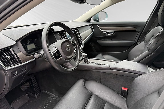 Volvo V90 Cross Country 8 of 13