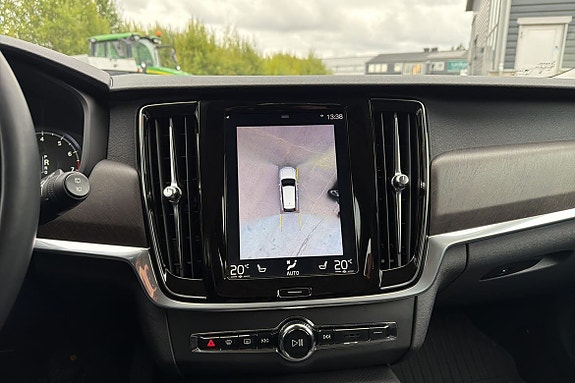 Volvo V90 Cross Country 13 of 13