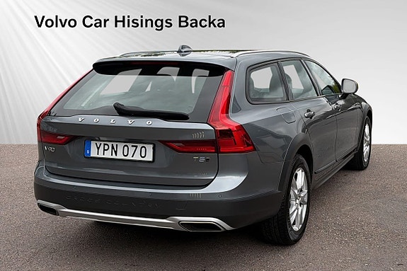 Volvo V90 Cross Country 6 of 13