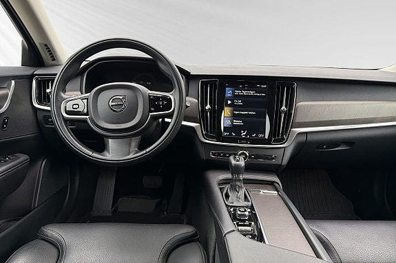 Volvo V90 Cross Country 10 of 13