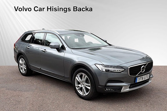 Volvo V90 Cross Country 7 of 13