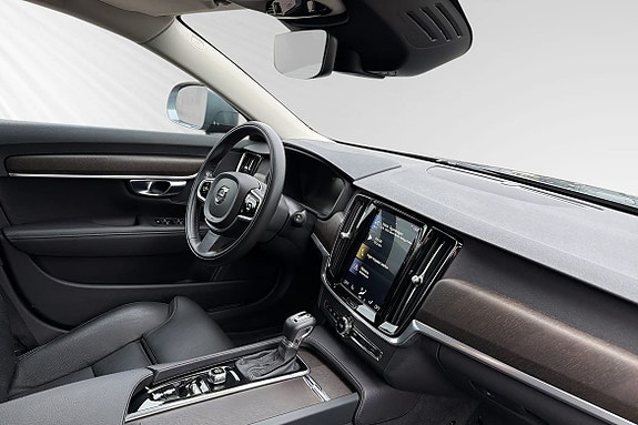 Volvo V90 Cross Country 11 of 13