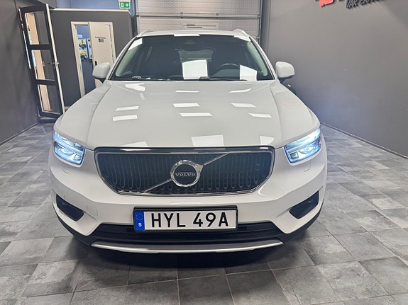 Volvo XC40 5 of 11