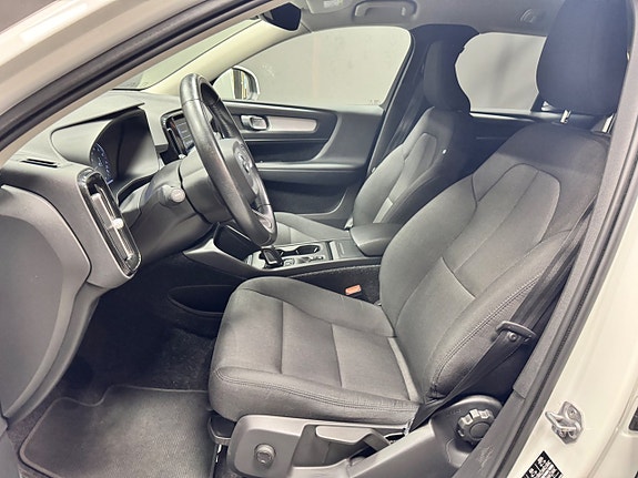 Volvo XC40 10 of 11