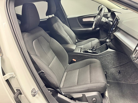 Volvo XC40 7 of 11