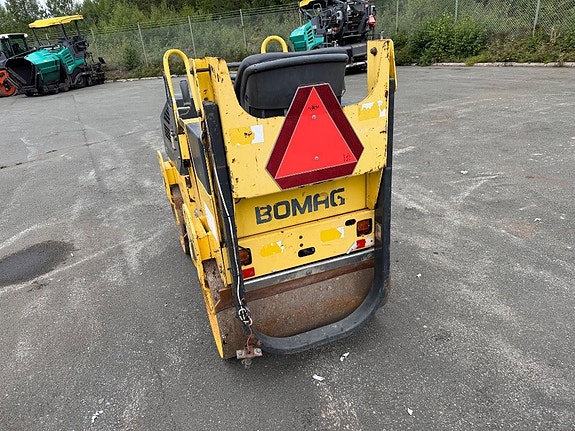 Vält Bomag BW90 AD-2 4 of 5