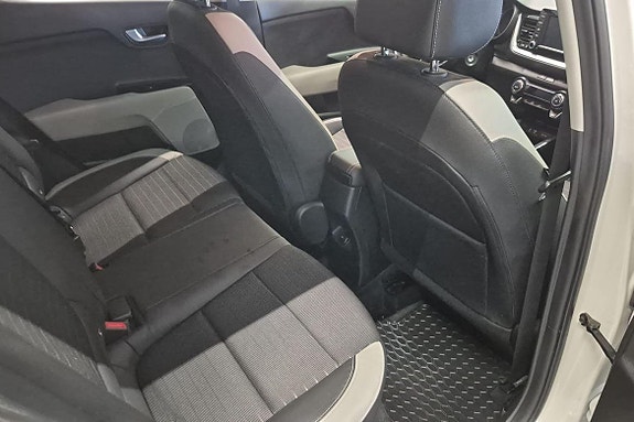 Kia Stonic 17 of 21