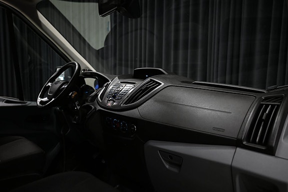 Ford Transit 27 of 29
