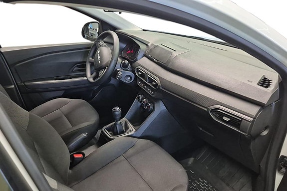 Dacia Sandero 10 of 21