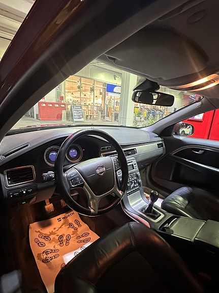 Volvo V70 6 of 6