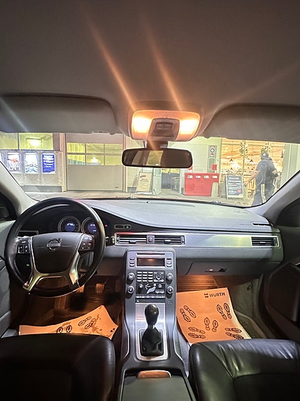 Volvo V70 5 of 6