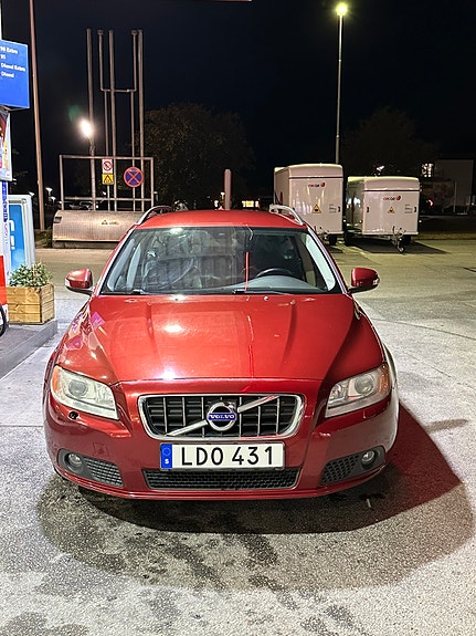 Volvo V70 4 of 6