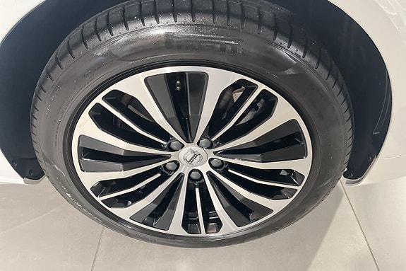 Volvo V90 12 of 19