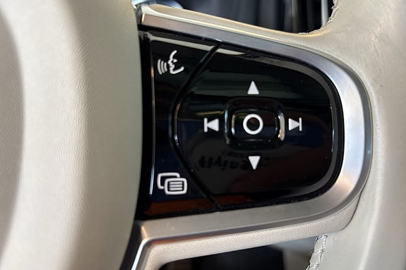 Volvo XC60 22 of 27