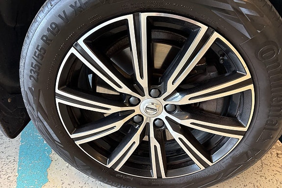Volvo XC60 12 of 27