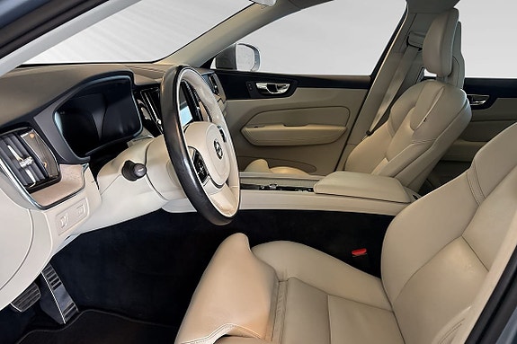 Volvo XC60 7 of 27