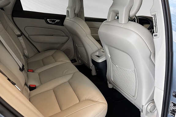 Volvo XC60 11 of 27