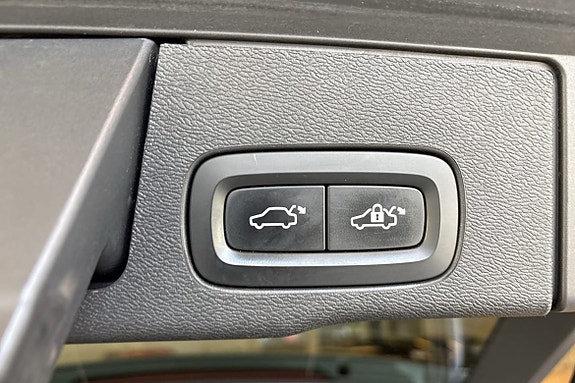 Volvo XC60 15 of 27