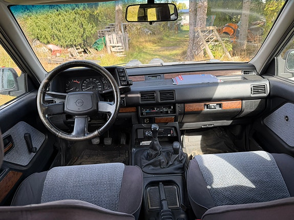 Opel Frontera 2 of 5