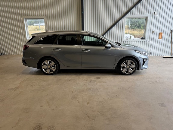 Kia Ceed 2 of 10