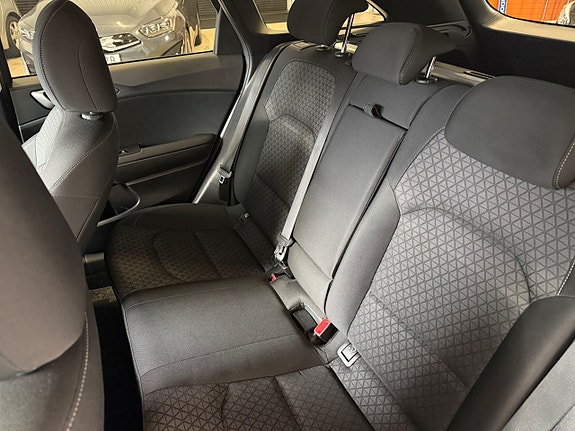 Kia Ceed 8 of 10