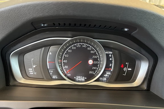 Volvo V60 17 of 24