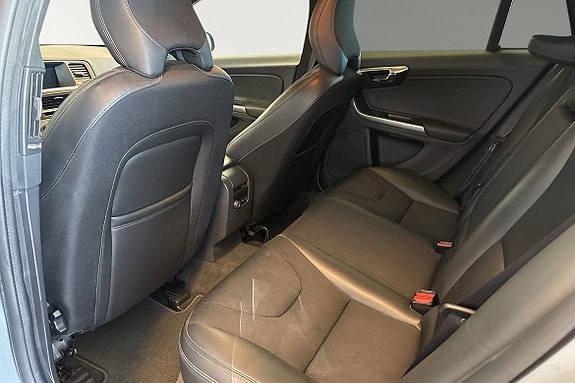 Volvo V60 8 of 24