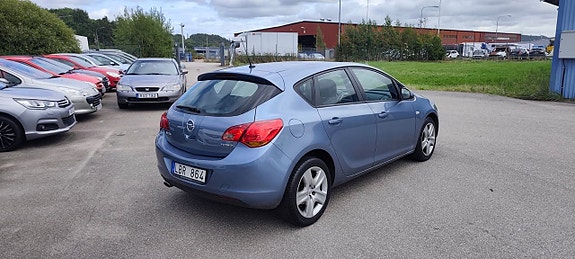 Opel Astra 4 of 5