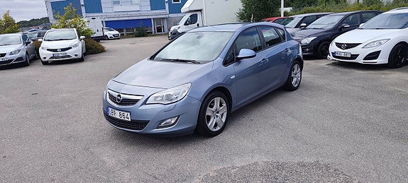 Opel Astra 2 of 5
