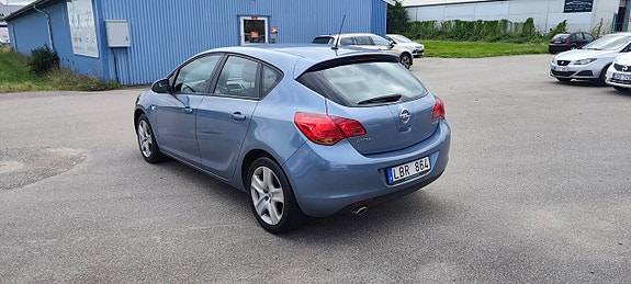 Opel Astra 3 of 5