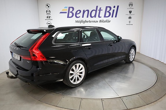 Volvo V90 13 of 25