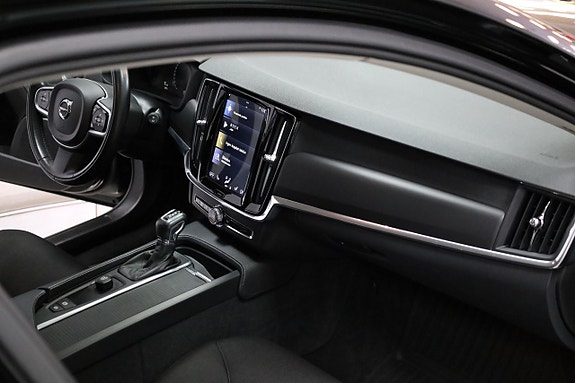 Volvo V90 16 of 25