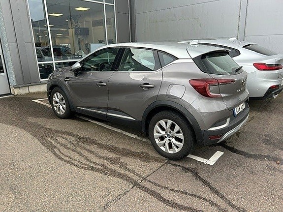 Renault Captur 3 of 6