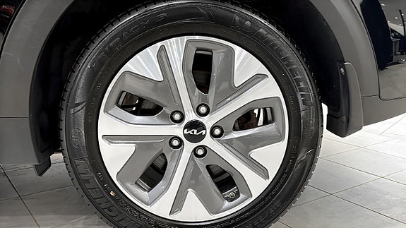 Kia e-Niro 8 of 21