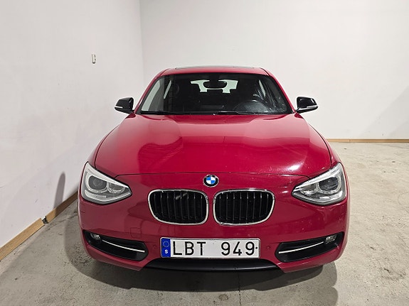 BMW 118d 2 of 14