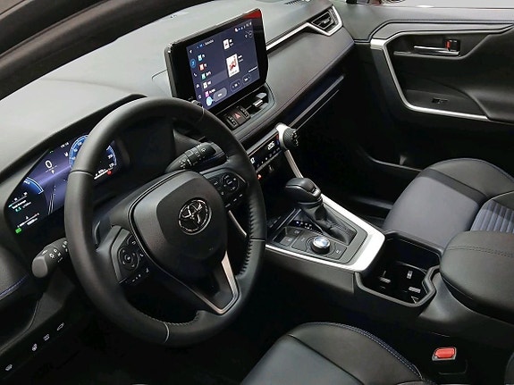 Toyota RAV4 13 of 21