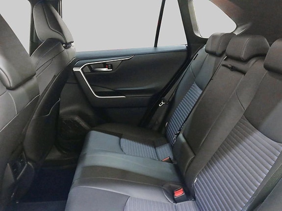 Toyota RAV4 10 of 21