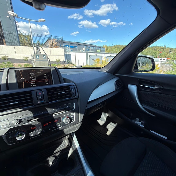 BMW 118d 6 of 7